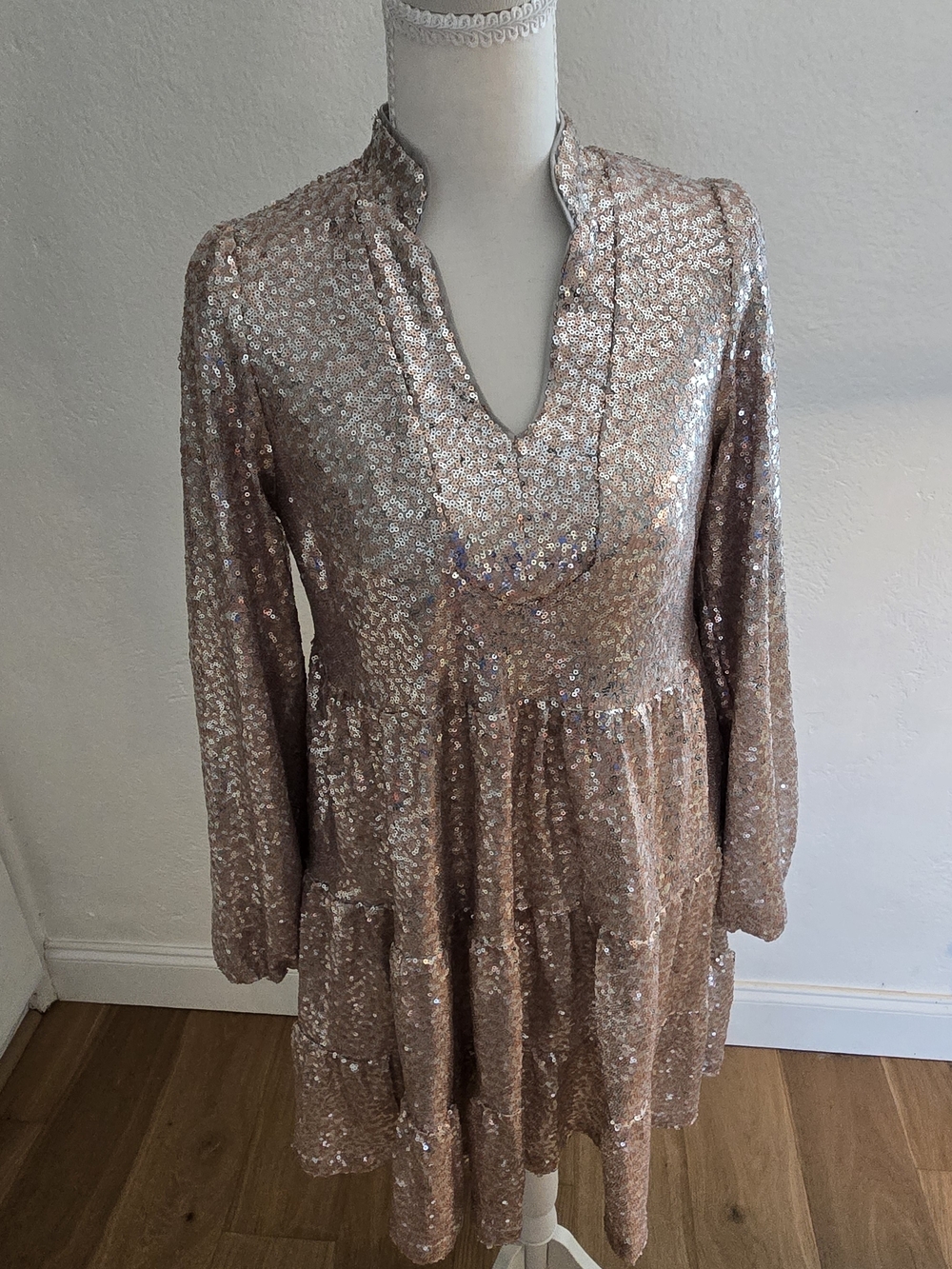 Sequin Tiered V-Neck Dress in Rose Gold XS